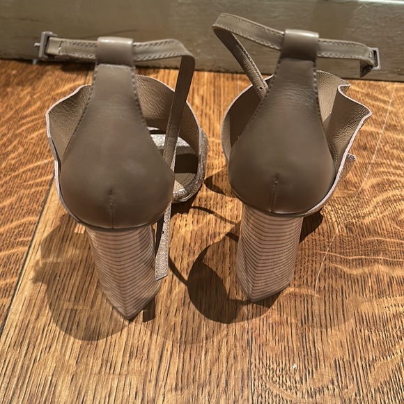 Mercedes Castillo ruffle catrina heel size 6.5 - Picture 3 of 5